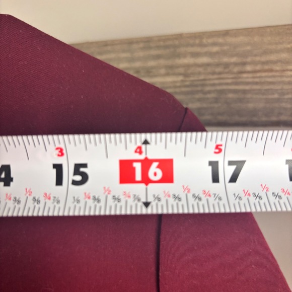 FIGS Technical Collection Burgundy Scrubs Top and Jogger Pants Set Women's Large - Picture 9 of 12